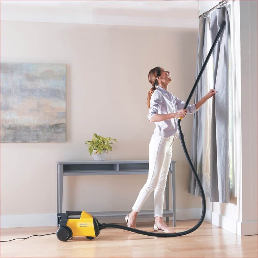 Mighty Mite Canister Vacuum Cleaner - Thumbnail 4